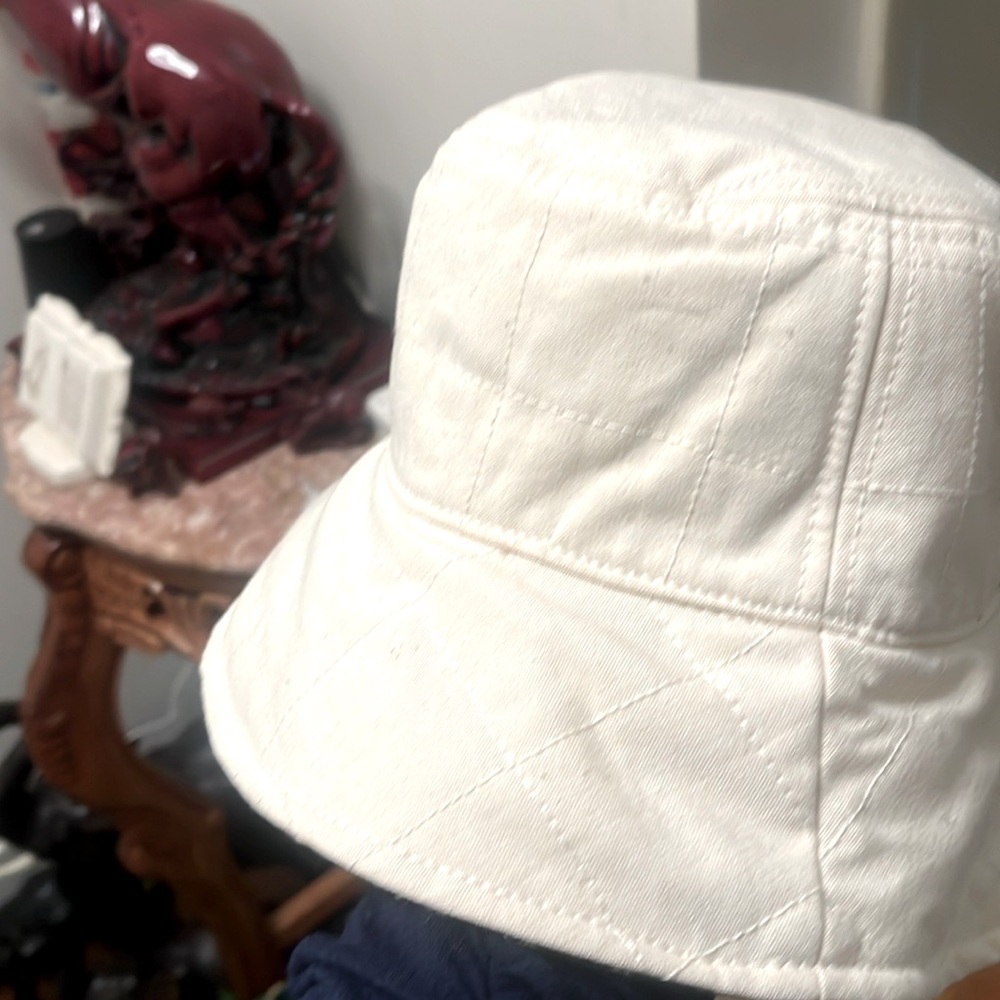 Canvas bucket hat